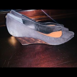 Donald Pliner Peep Toe wedge